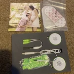 Wavhello V5-BB Bellybuds Prenatal Baby-bump Headphones In White / Green. Fixed Price $15.99.
