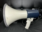 Radioshack Powerhorn 32-2038A Megaphone / Bullhorn Vintage. Fixed Price $54.00.